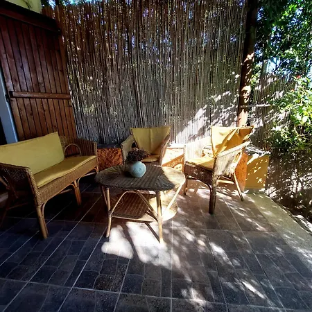 800 Mt Dal Mare - Casa Flora E Casa Aurora Tatil Evi *