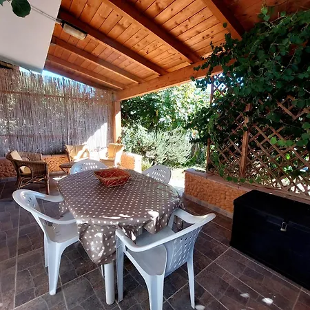 800 Mt Dal Mare - Casa Flora E Casa Aurora Tatil Evi